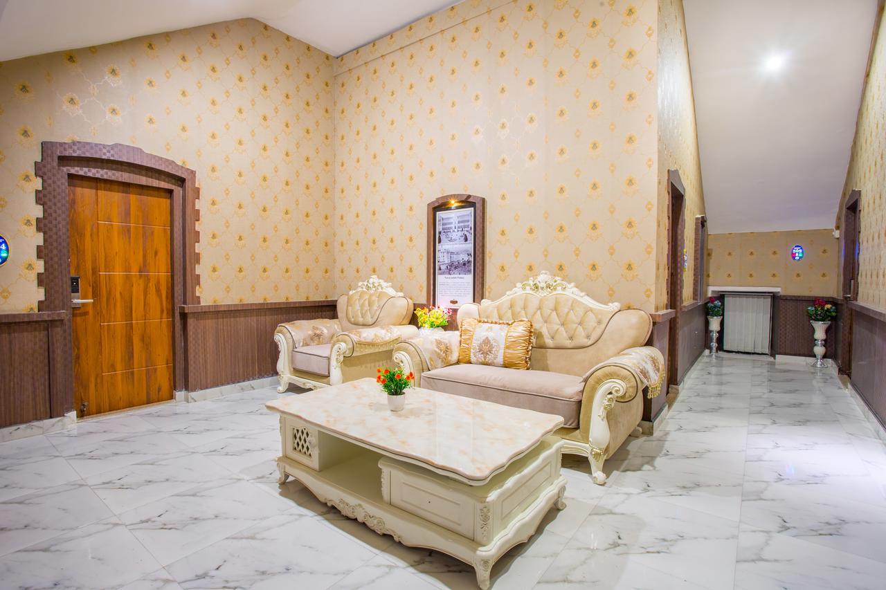 รอยัล เอ็มไพร์ บูทิก โฮเต็ล Hotel กาฐมาณฑุ ภายนอก รูปภาพ