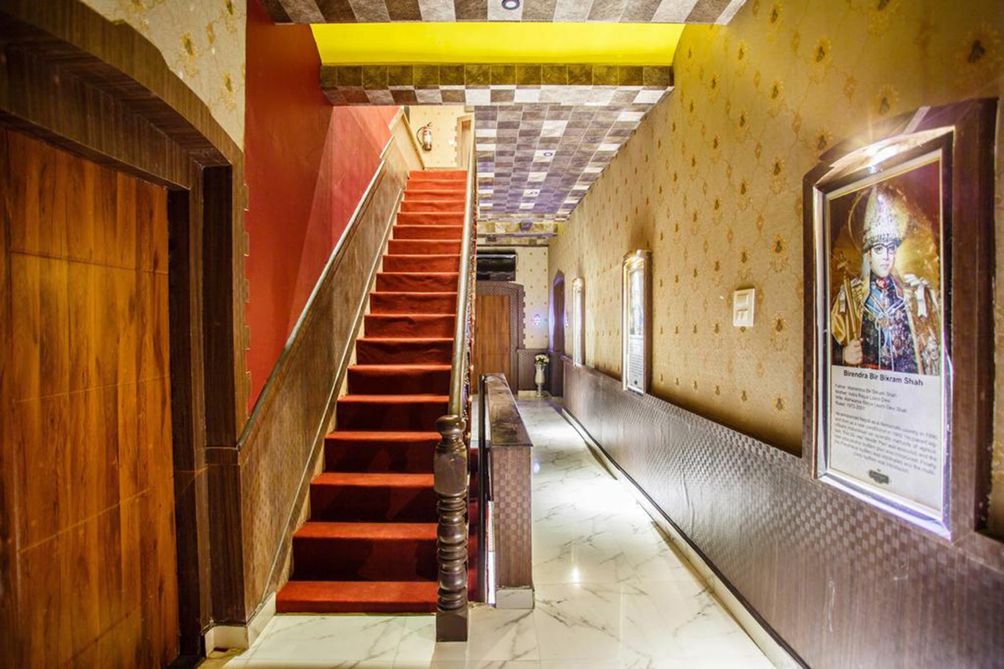 รอยัล เอ็มไพร์ บูทิก โฮเต็ล Hotel กาฐมาณฑุ ภายนอก รูปภาพ