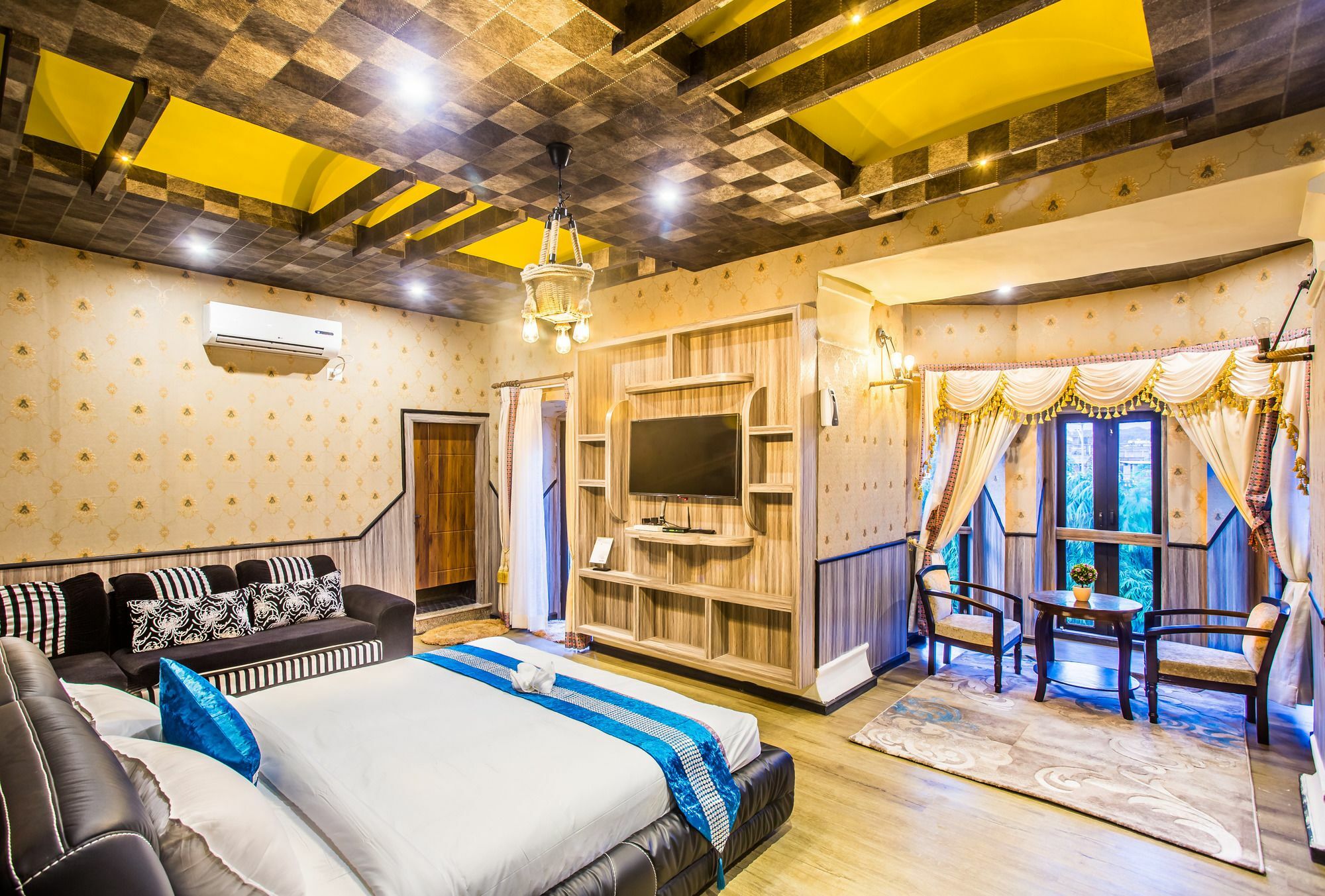 รอยัล เอ็มไพร์ บูทิก โฮเต็ล Hotel กาฐมาณฑุ ภายนอก รูปภาพ