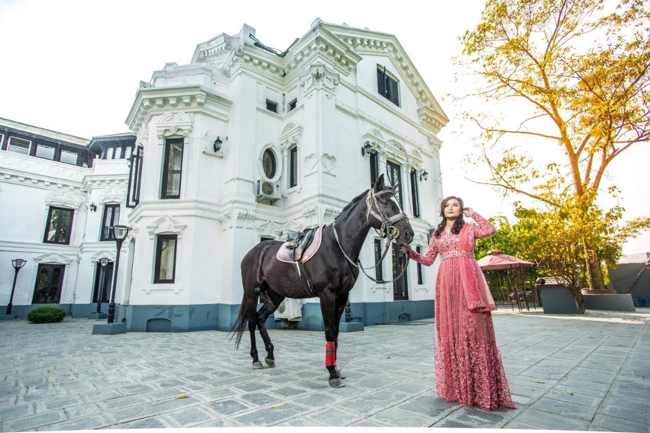 รอยัล เอ็มไพร์ บูทิก โฮเต็ล Hotel กาฐมาณฑุ ภายนอก รูปภาพ